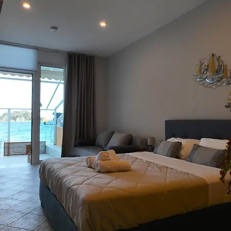 Captain's Sea View 1