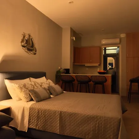 Captain's Sea View 1 *